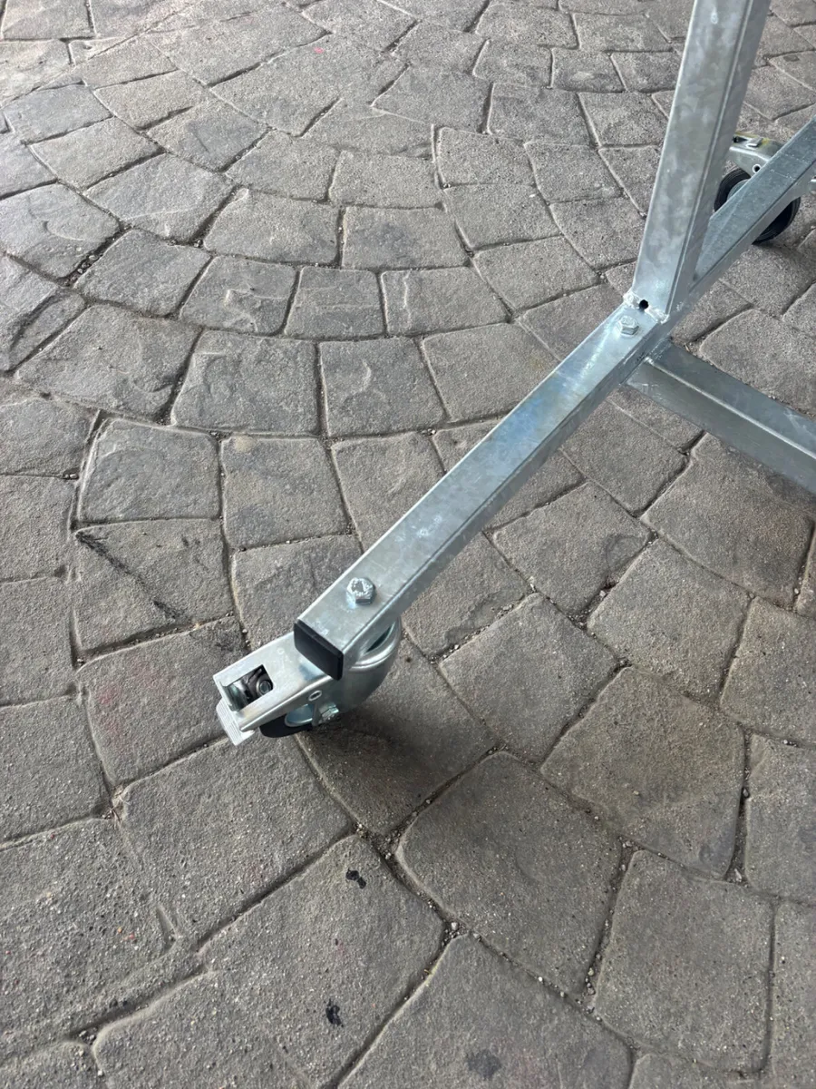 Clothes lines on wheels - Image 2