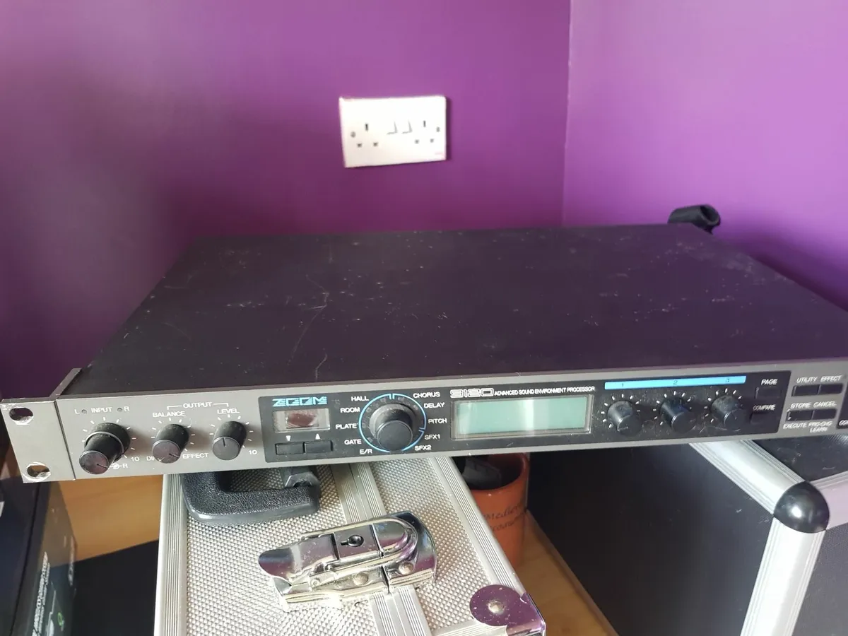 Digital Reverb Delay Chorus Guitar  Multi-Effect - Image 1