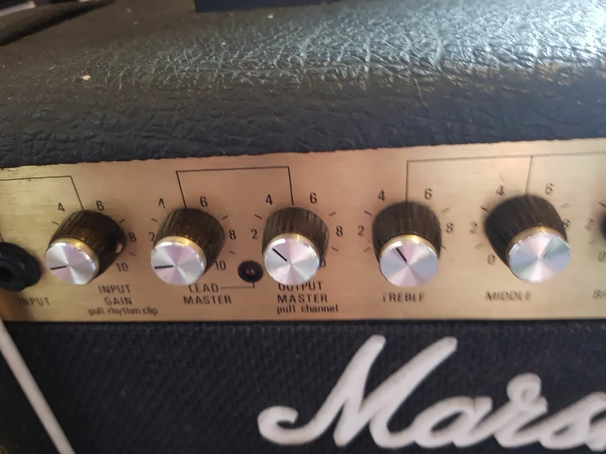 Marshall Black Amp - Image 2