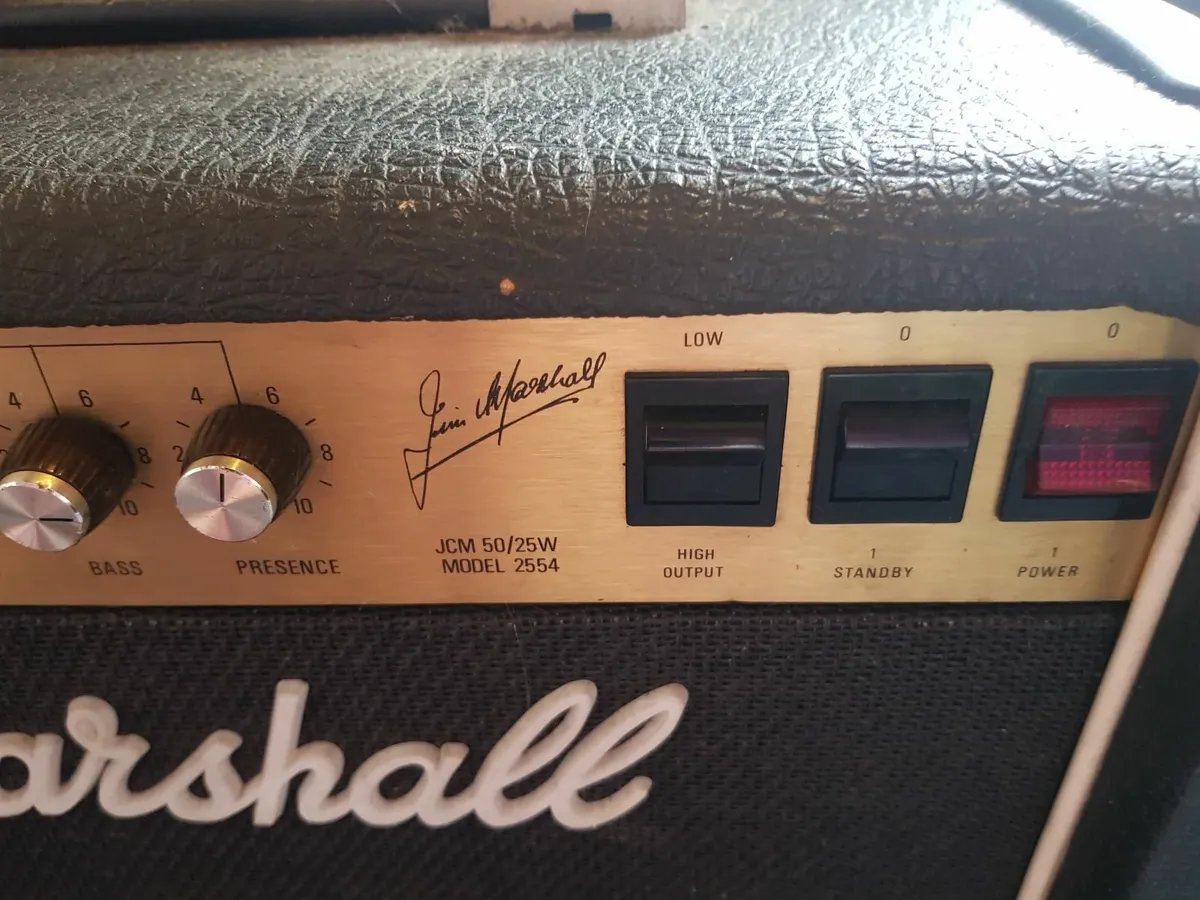 Marshall Black Amp - Image 3