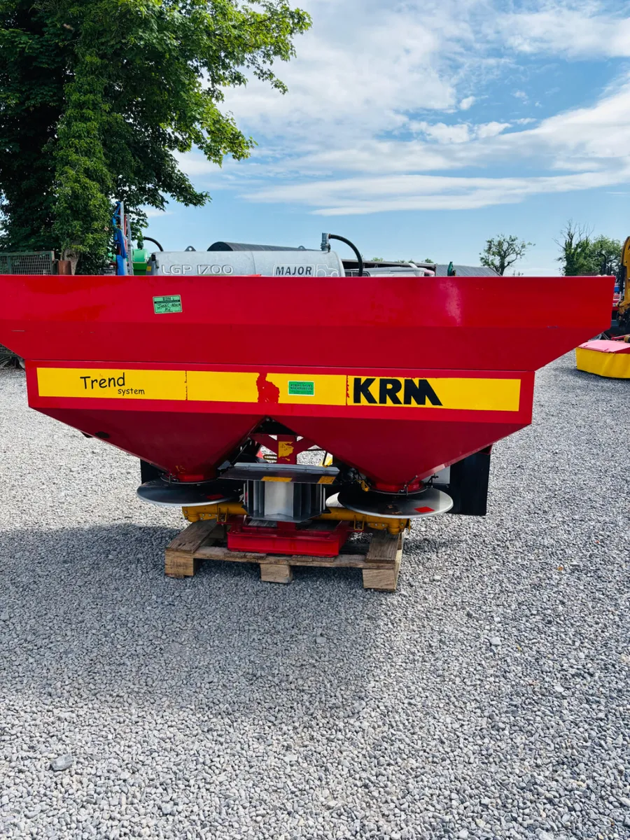 KRM Bogbelle Fertiliser Spreader - Image 1