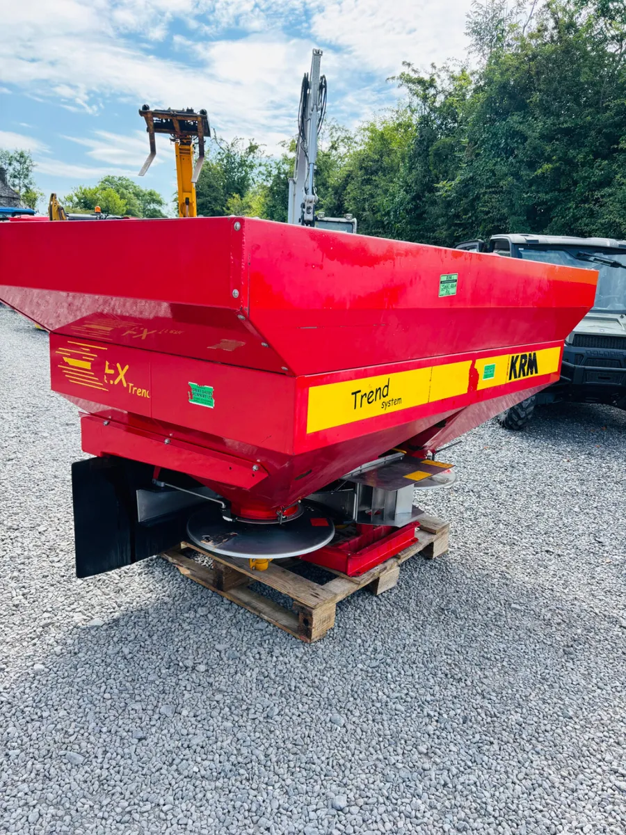 KRM Bogbelle Fertiliser Spreader - Image 2