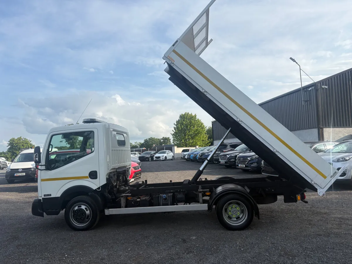 Nissan NV400 2017 - Image 2