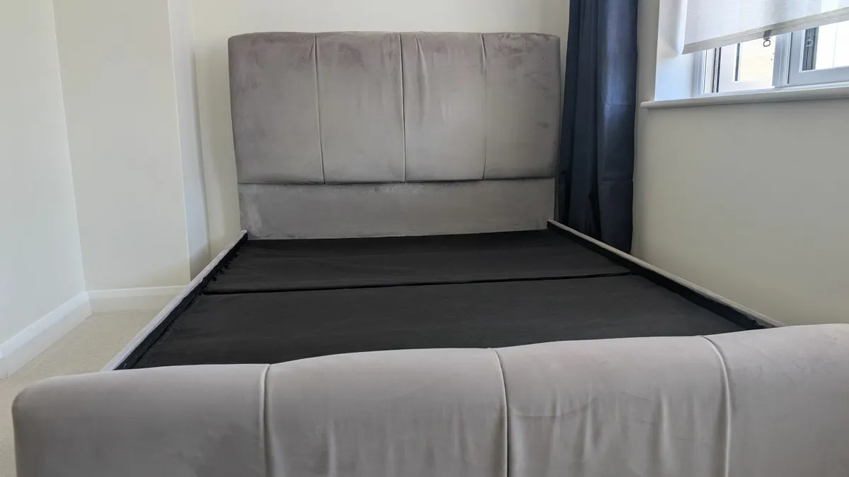 King size bed frame - Image 2