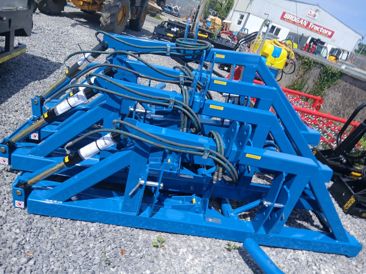 New Fleming Double bake handlers for sale. - Image 4