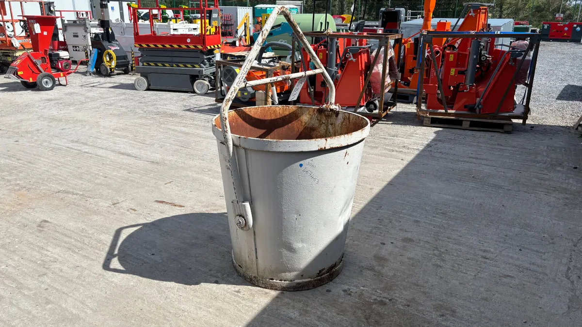 500 Litre Bucket to suit crane - Image 4
