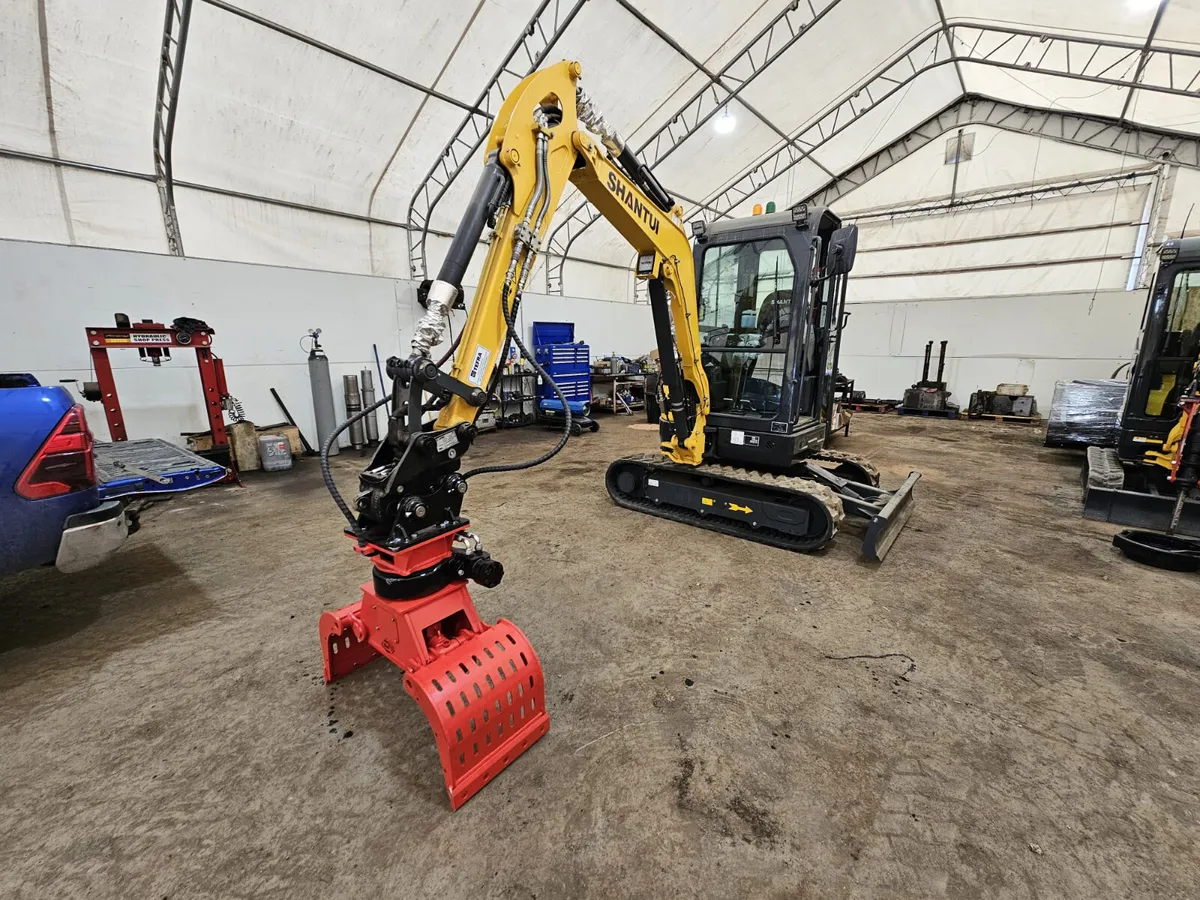 Rotating Selector Grab for 2.5ton-4ton mini digger - Image 1