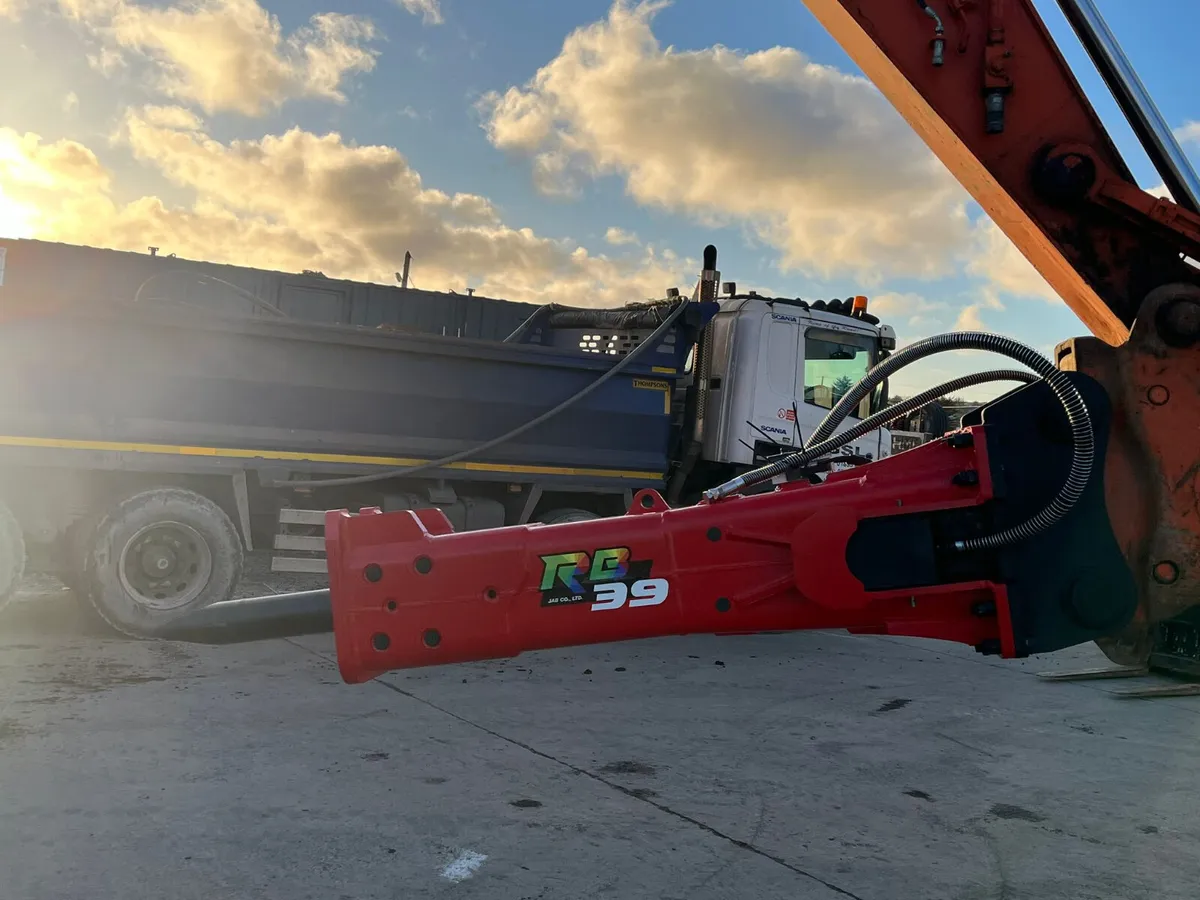 QUARRY SPEC ROCKBREAKERS 2 TON - 5 TON HAMMERS - Image 1