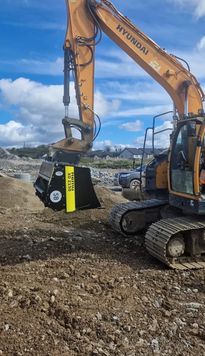 SCREENING BUCKET TO SUIT EXCAVATOR / LOADER - Image 1