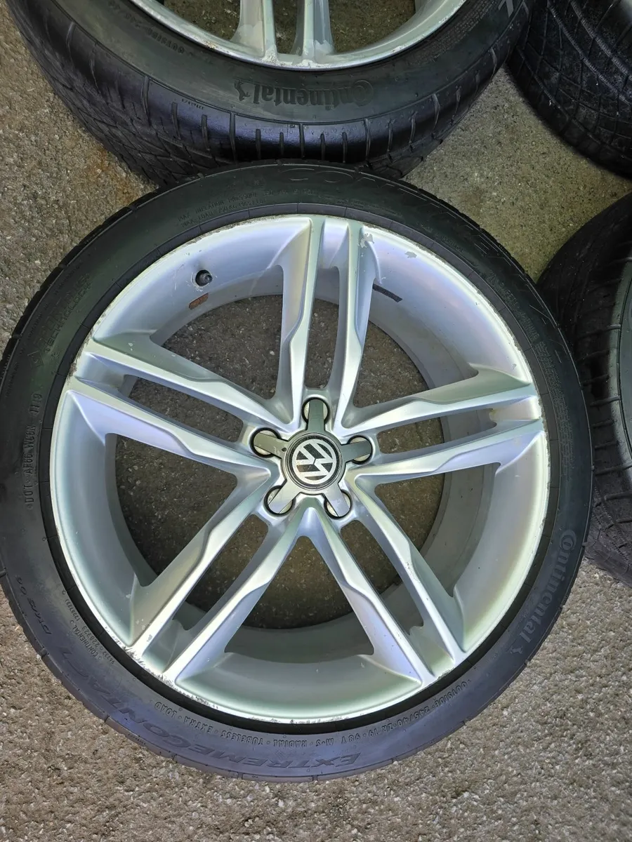 R19 Volkswagen Passat Alloy Wheels - Image 1