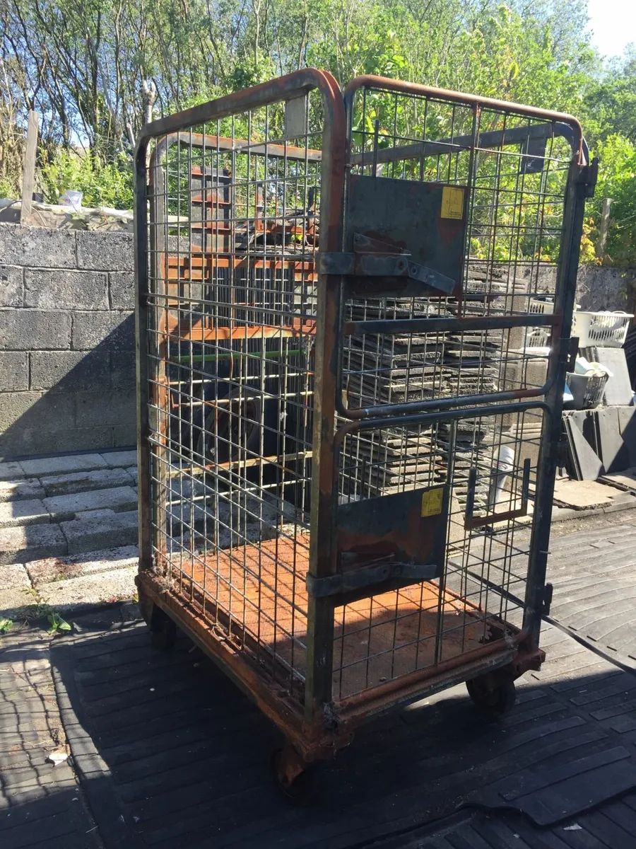 Roller cage trolley - Image 1