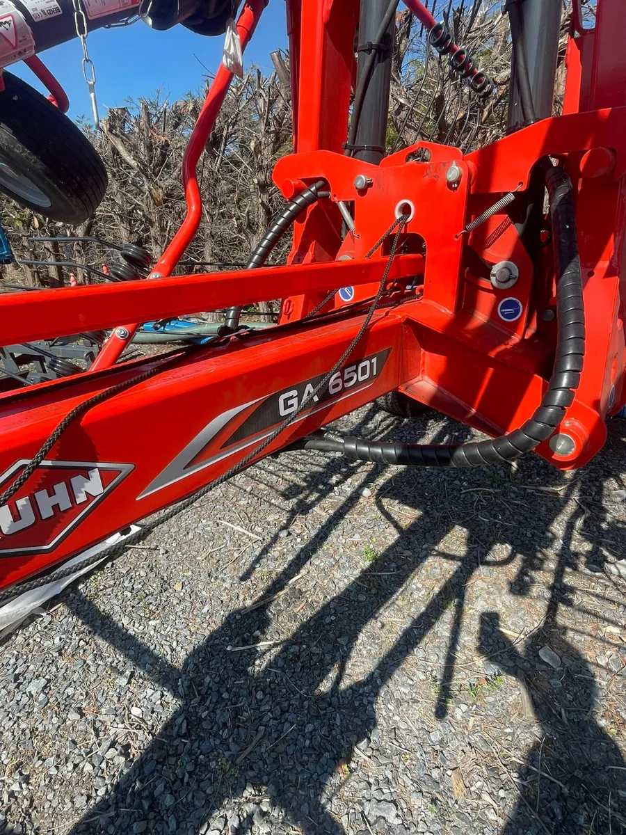 Kuhn trailed 18.5ft to 21ft Rake - IN STOCK!! - Image 2
