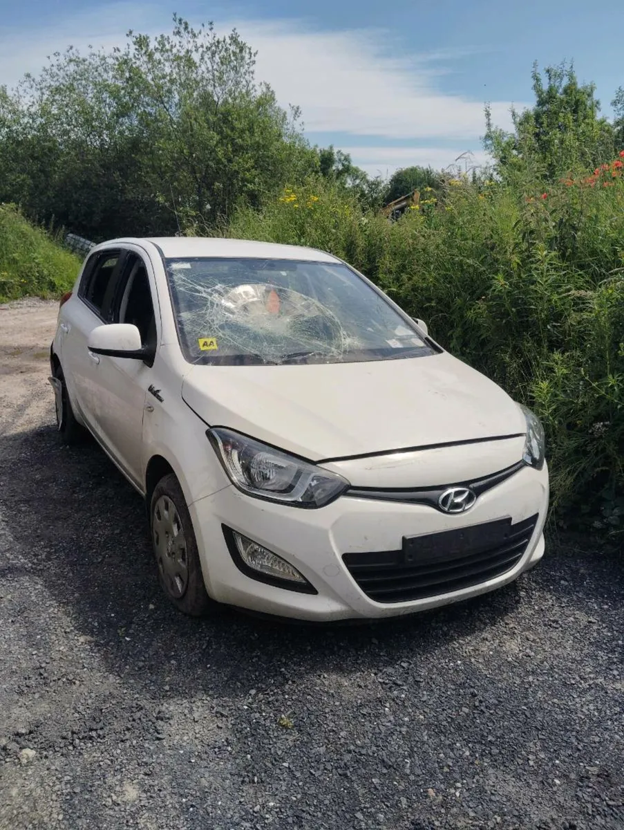 Breaking Hyundai i20 2013 petrol - Image 1