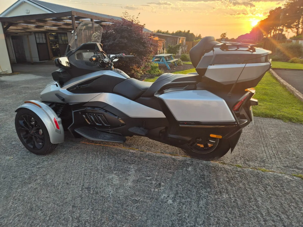 CAN-AM Spyder RT Limited 2025 - Image 1