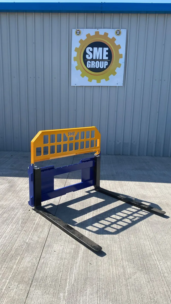 Skidsteer Pallet Forks - Image 1