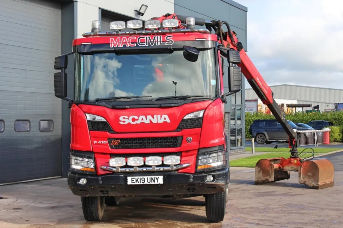 2019 SCANIA P410 XT 8X4 TIPPER GRAB - Image 2