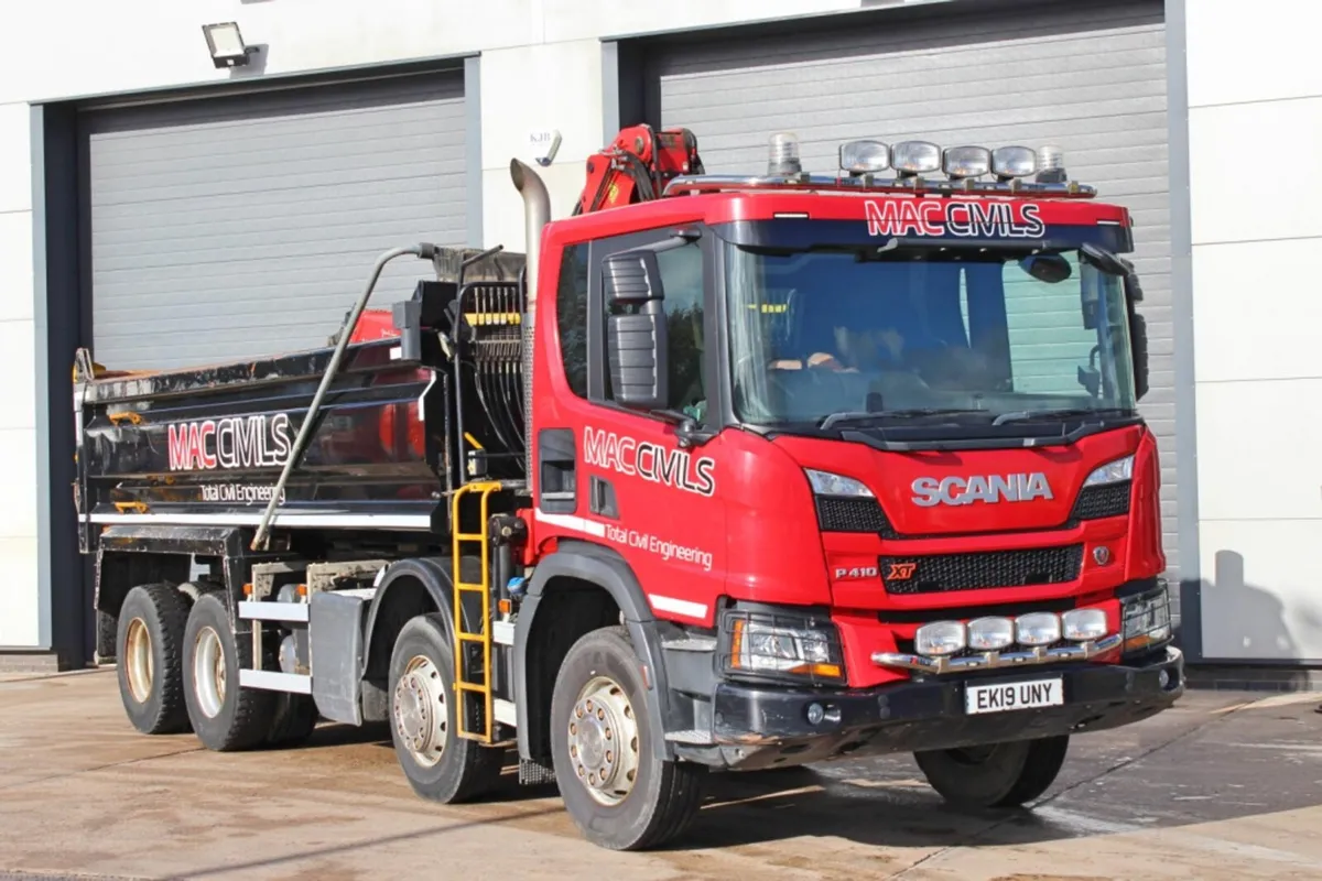 2019 SCANIA P410 XT 8X4 TIPPER GRAB - Image 1