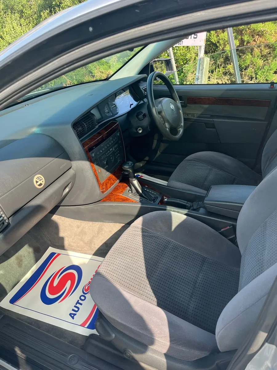 02 Vauxhall Omega 2.2 Auto - Image 4