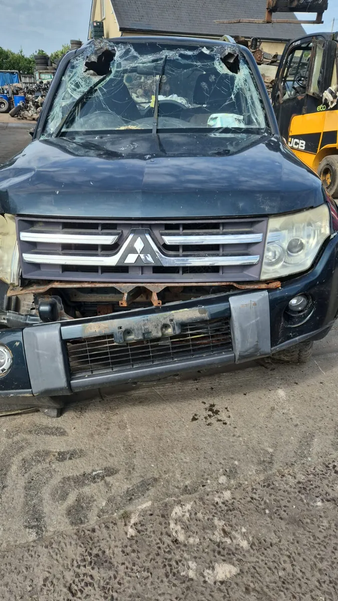 2009 MITSUBISHI PAJERO 3.2 - Image 2
