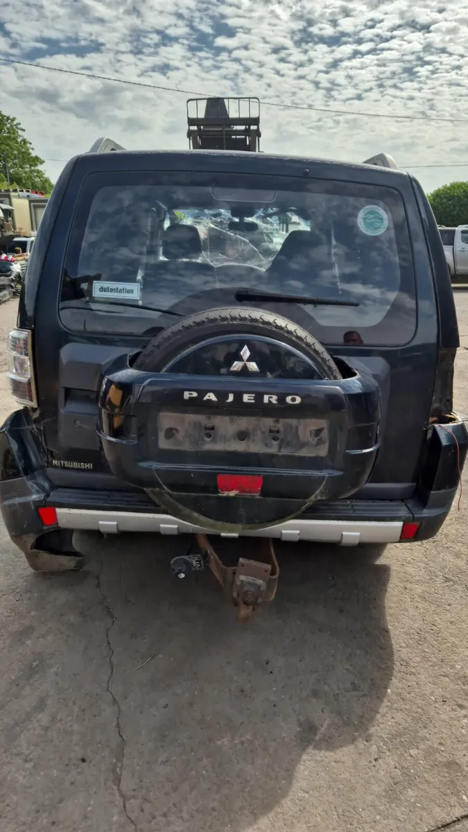 2009 MITSUBISHI PAJERO 3.2 - Image 3