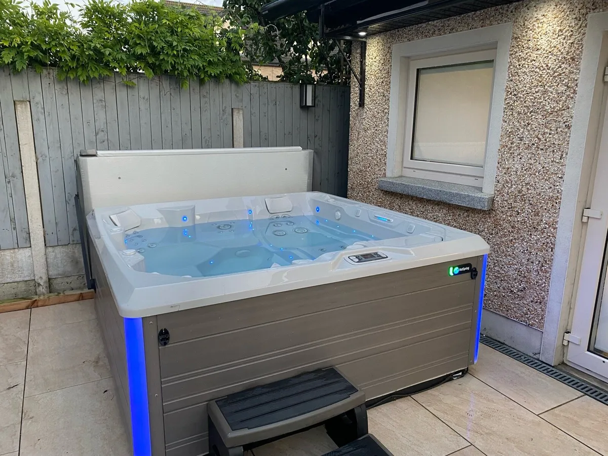 Hotsprings Spa / Hot Tub - Image 1