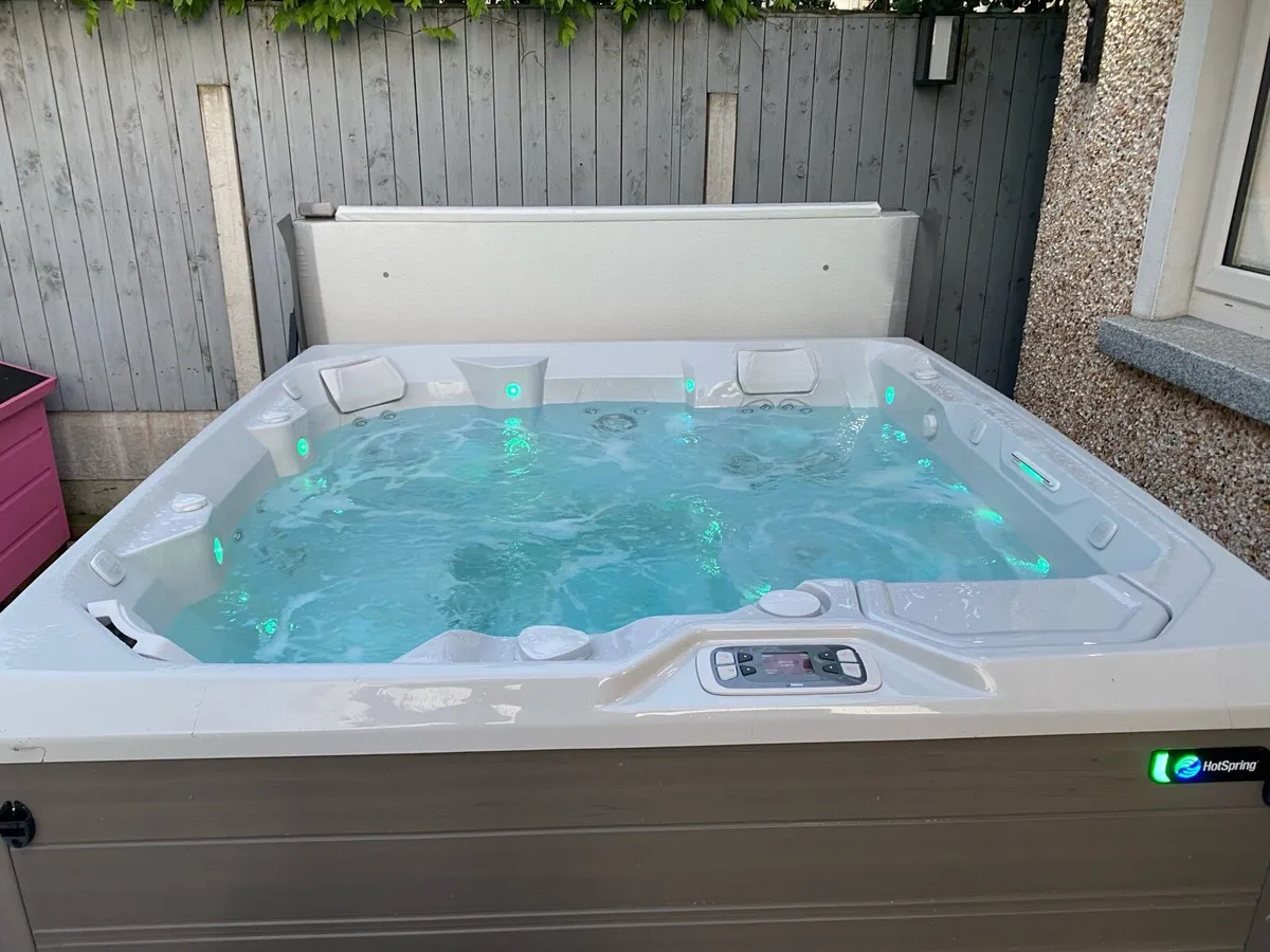 Hotsprings Spa / Hot Tub - Image 4