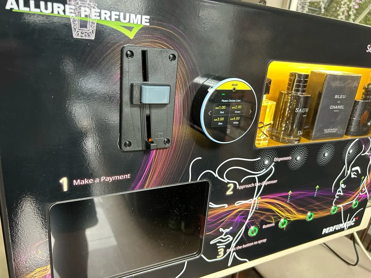Perfume spraying vending machines - Image 3