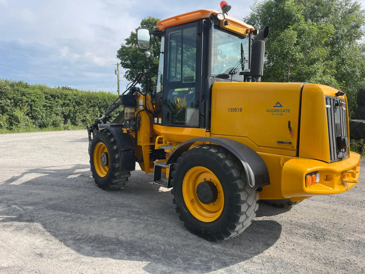 JCB 411 Loading Shovel - Image 4
