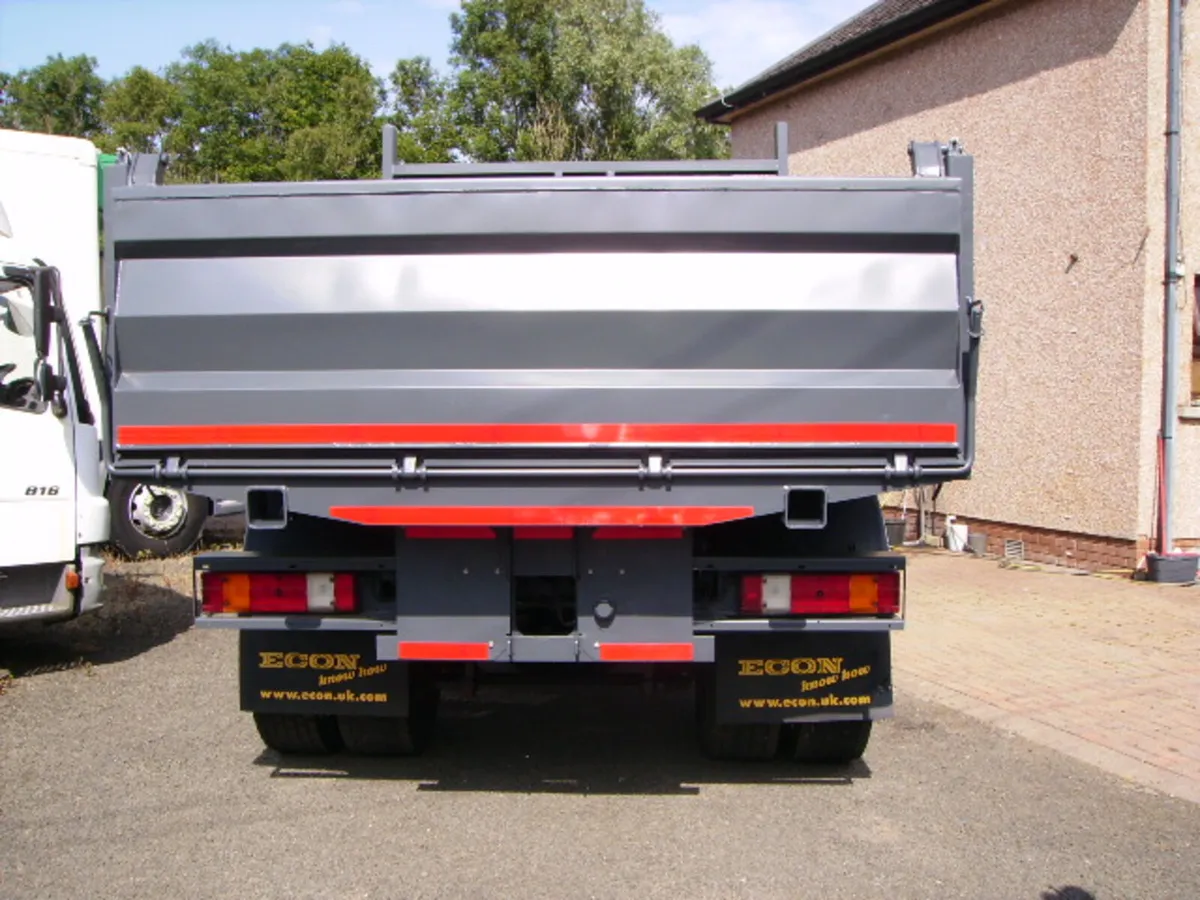 MERCEDES AXOR 1829 TIPPER LOW KM 110763 LATE 2013 - Image 4