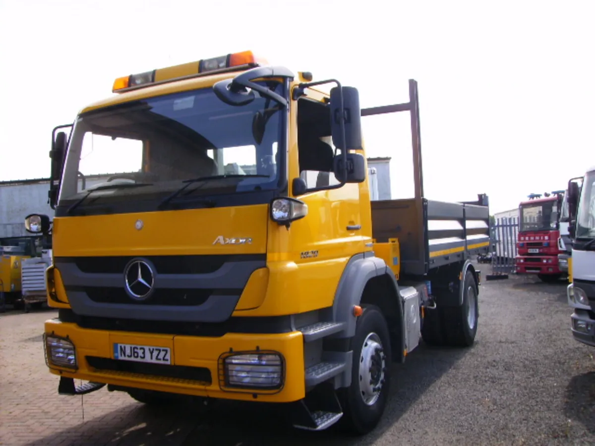 MERCEDES AXOR 1829 TIPPER LOW KM 110763 LATE 2013 - Image 1