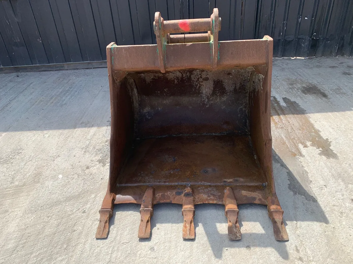 20T Digging Bucket with 80mm pins - Image 1