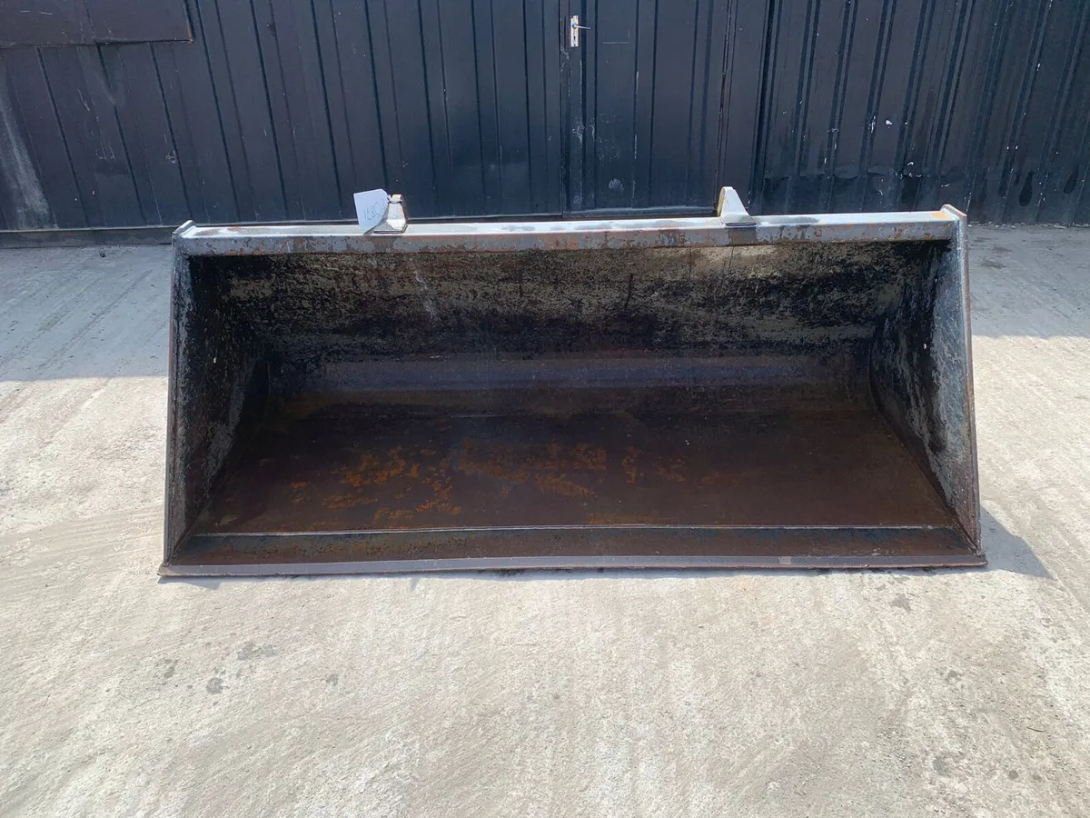 JCB Telehandler Bucket - Image 1