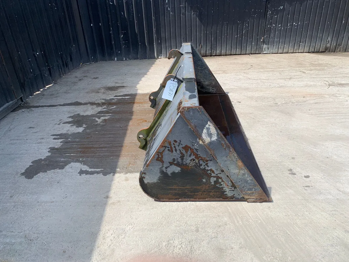 JCB Telehandler Bucket - Image 3