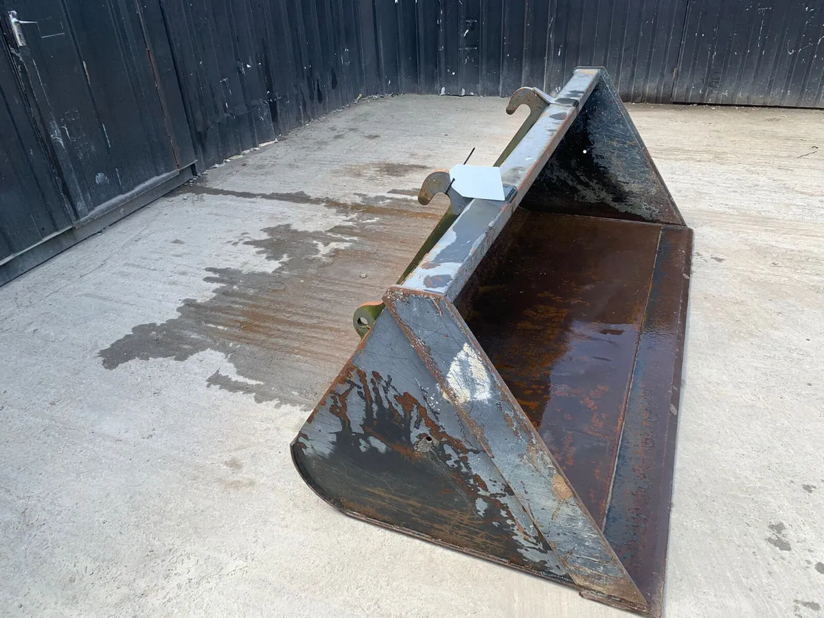 JCB Telehandler Bucket - Image 4