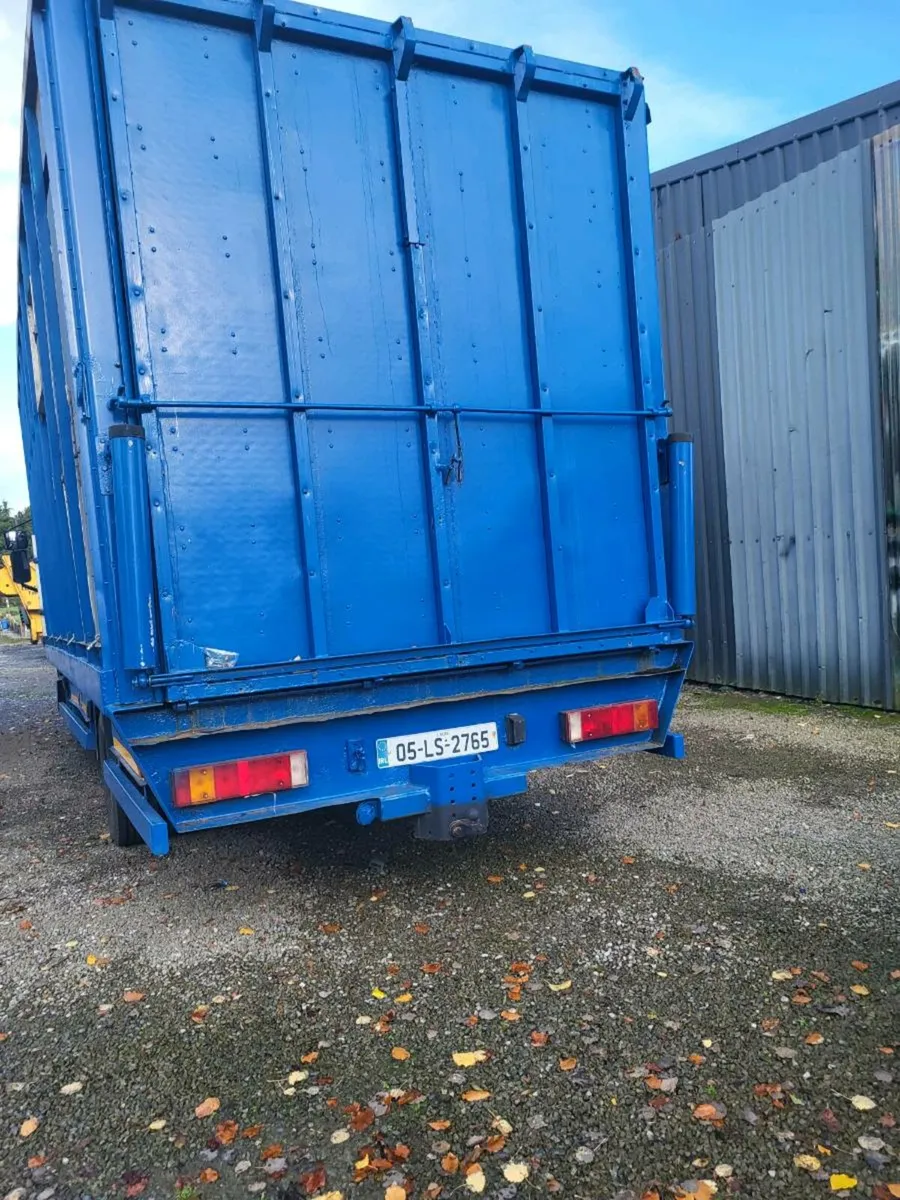 FORD IVECO LIVE STOCK LORRY 7.5 TON . 75 E 18 - Image 4