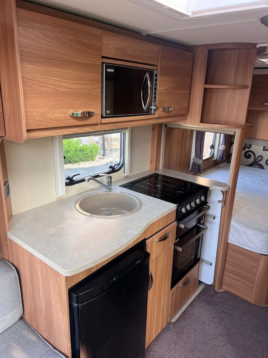 ✨STUNNING SWIFT ACE ENVOY 4 BERTH FIXED BED✨ - Image 4