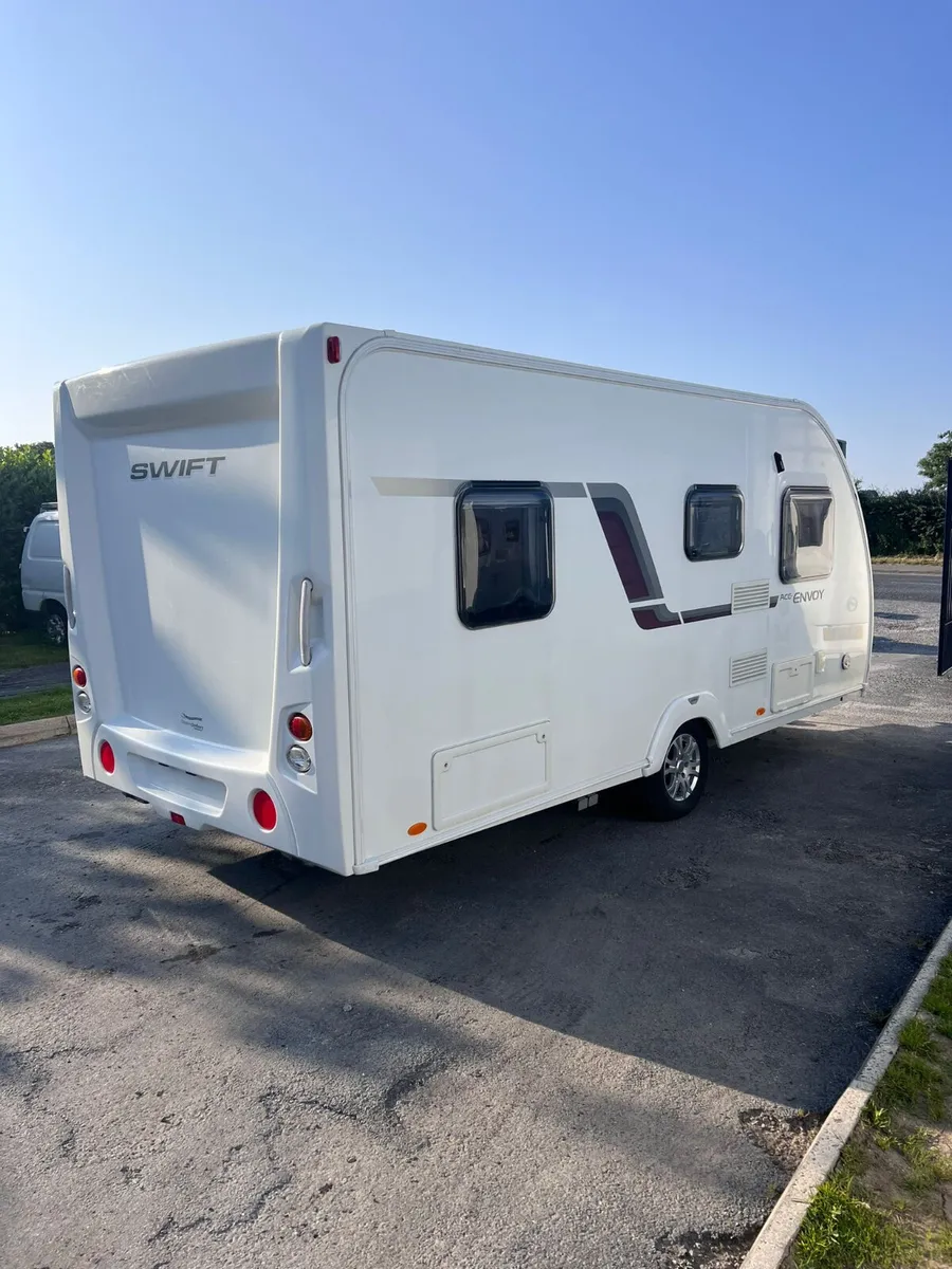 ✨STUNNING SWIFT ACE ENVOY 4 BERTH FIXED BED✨ - Image 2