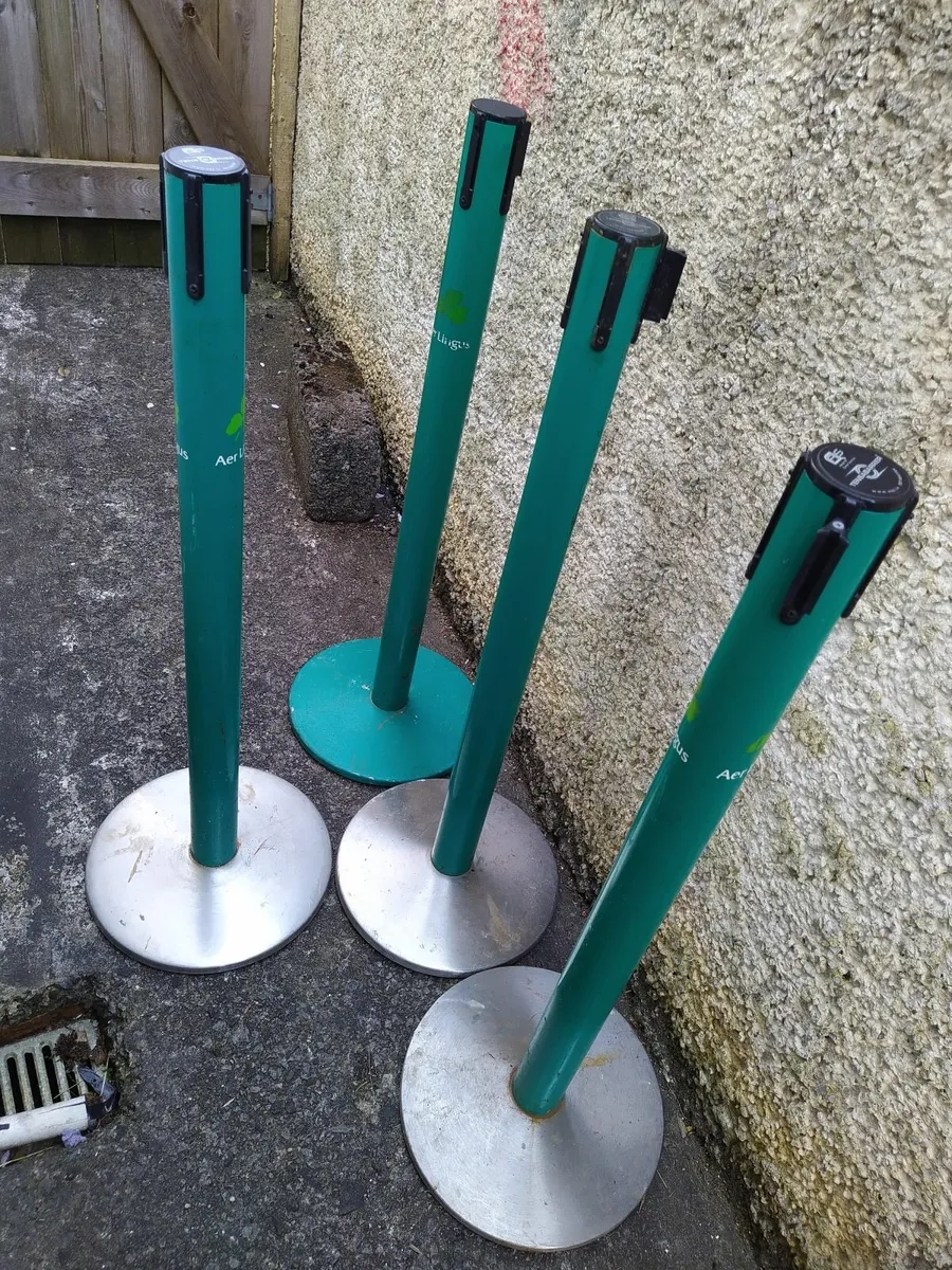 Crowd Control Barrier