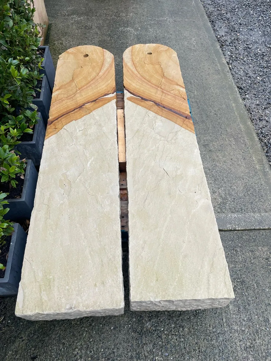 2 sandstone gate posts - Image 3
