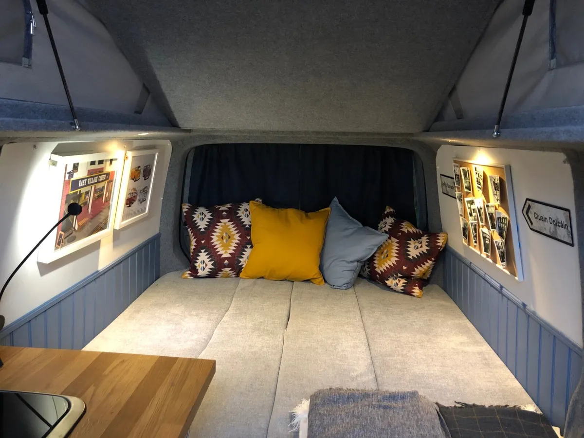 VW T5 Campervan (2012) - Image 2
