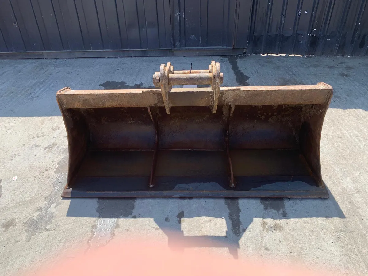 13 Ton Grading Bucket with 65mm pins - Image 4