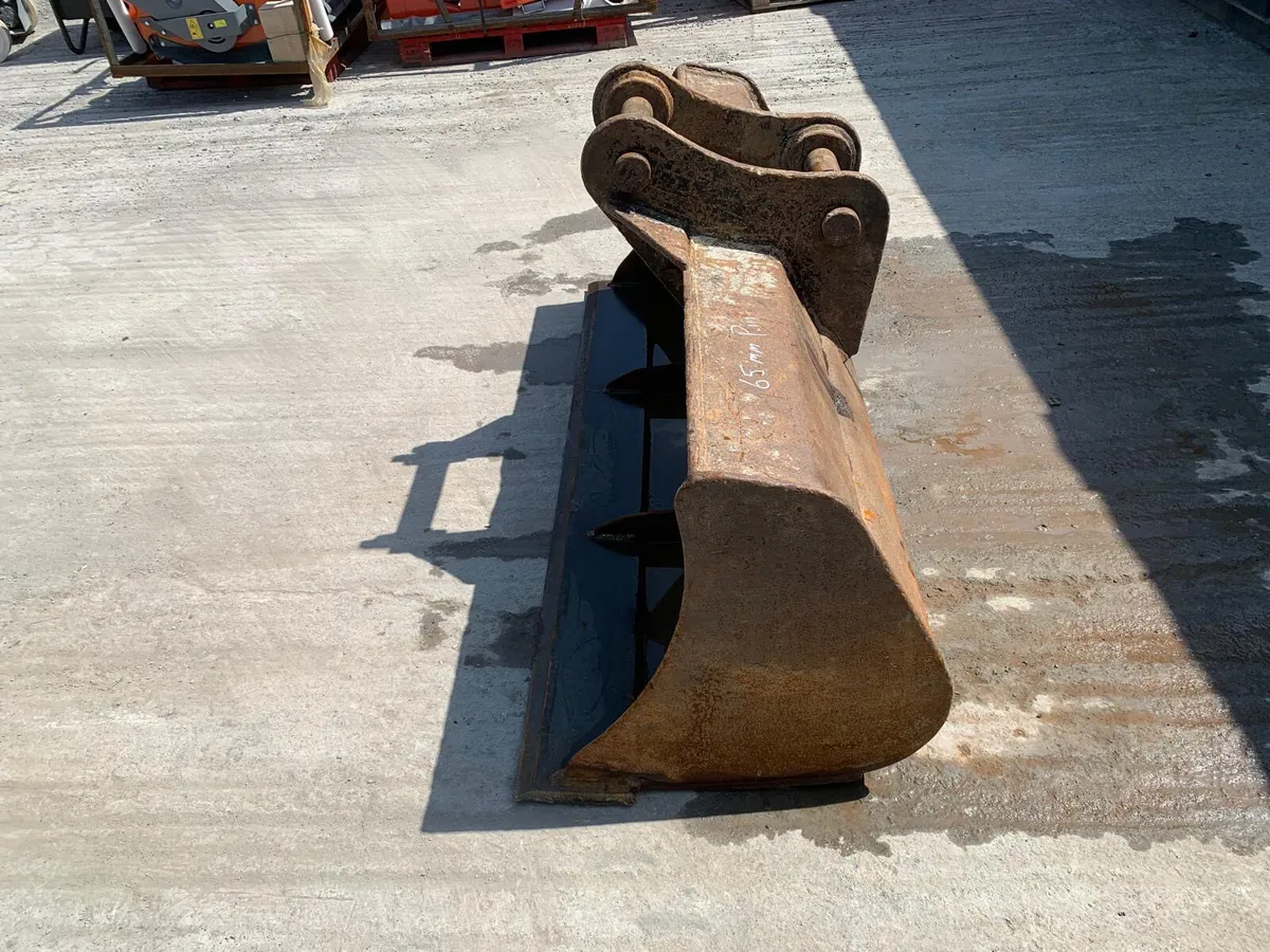 13 Ton Grading Bucket with 65mm pins - Image 3