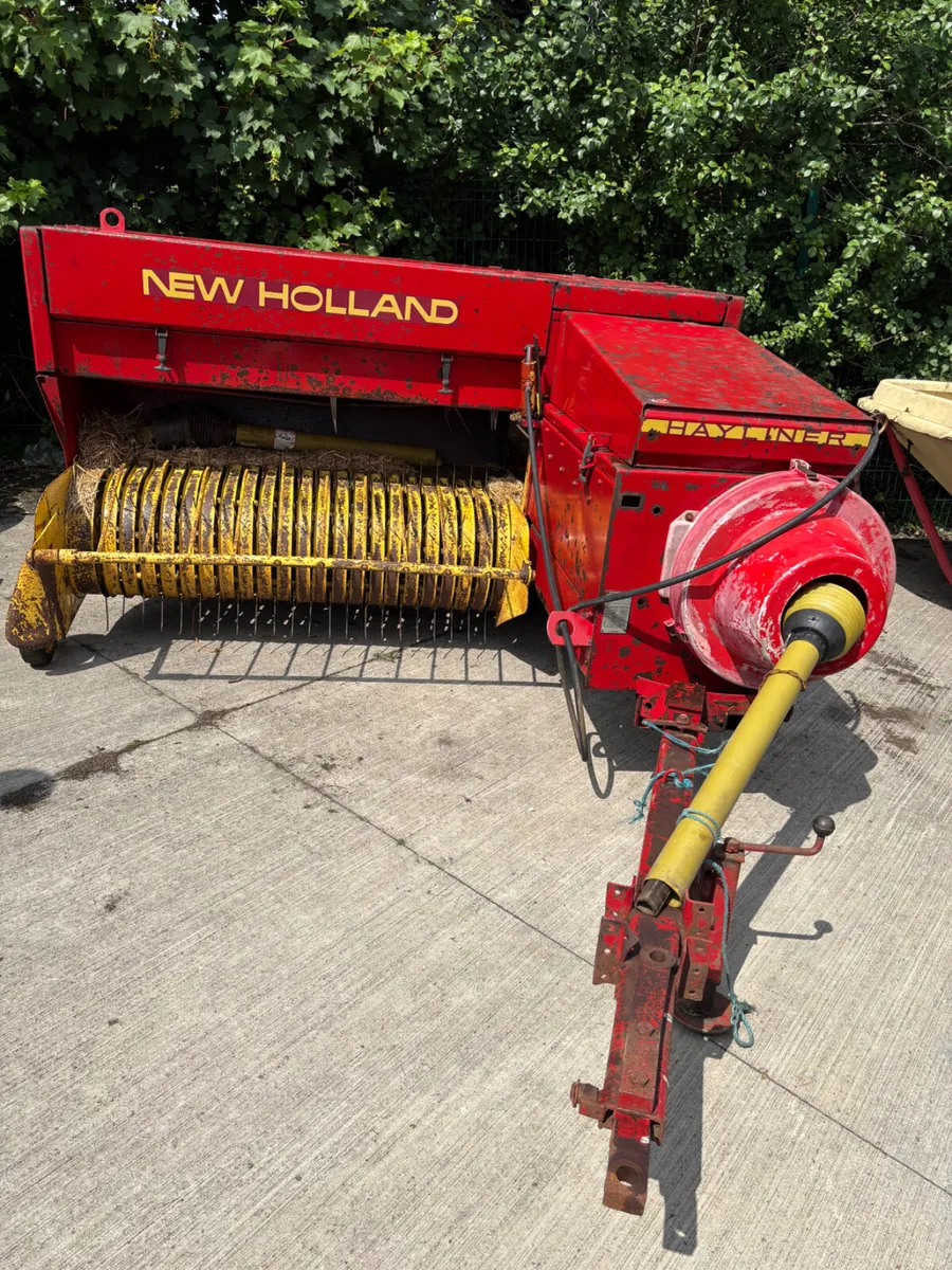 New Holland square bailer - Image 1