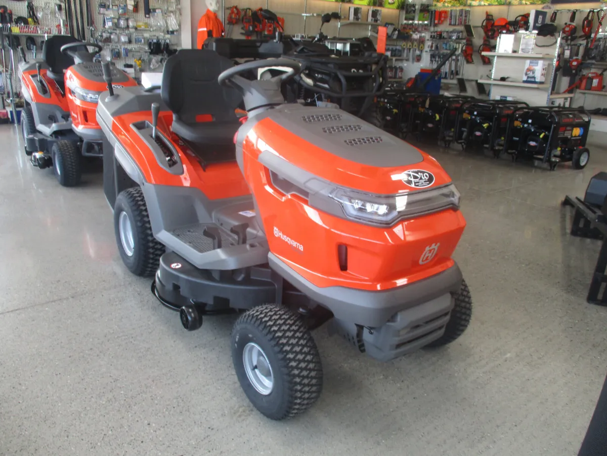 Husqvarna tractor mower TC 215 T - Image 1
