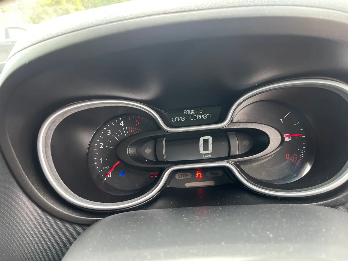 Renault Trafic 2021 - Image 2