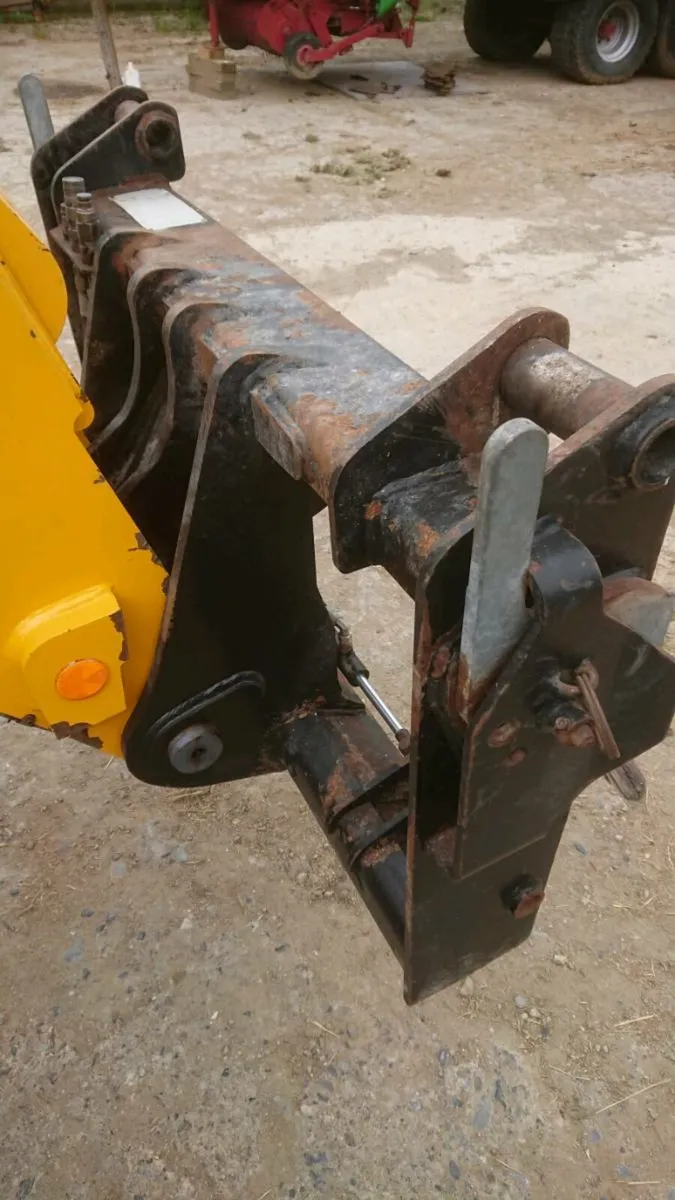 JCB 310 /320 Q Fit Headstock - Image 3