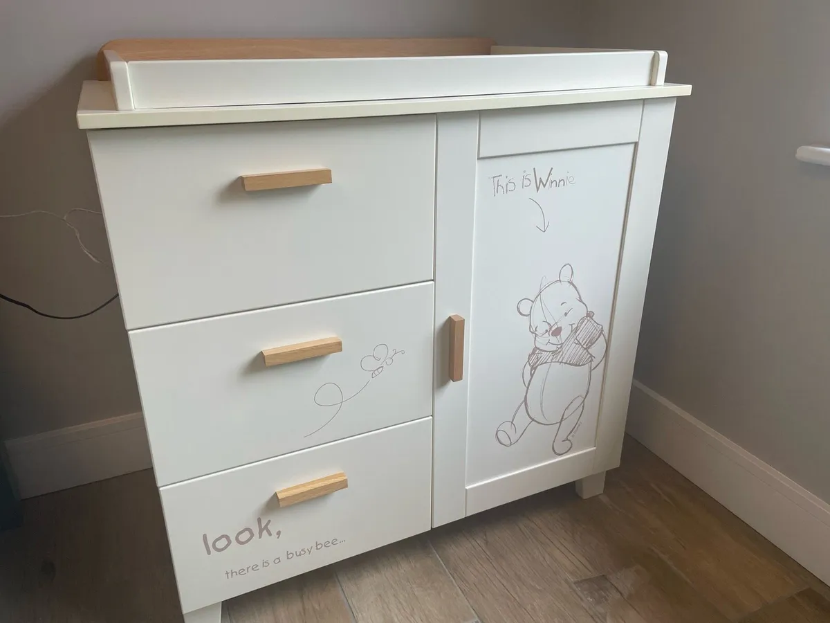 Child Disney Cot & Matching Changing Table Press - Image 4