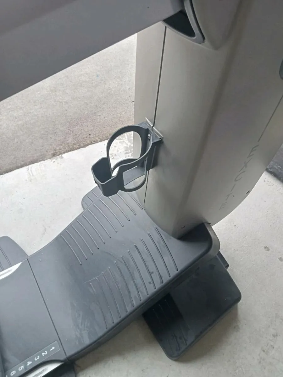 Technogym Arm Ergometer/ Arm Bike - Image 3