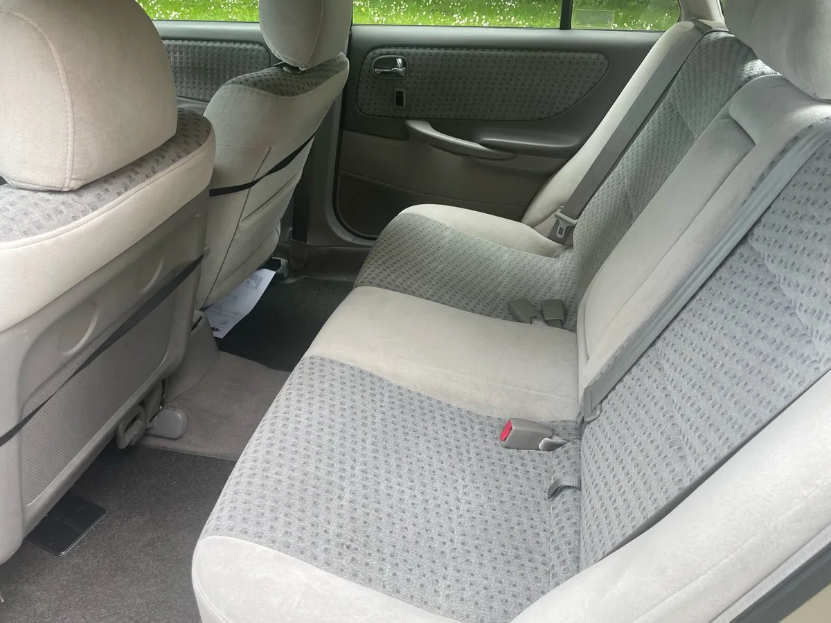 2000 Mazda 626 - Image 3