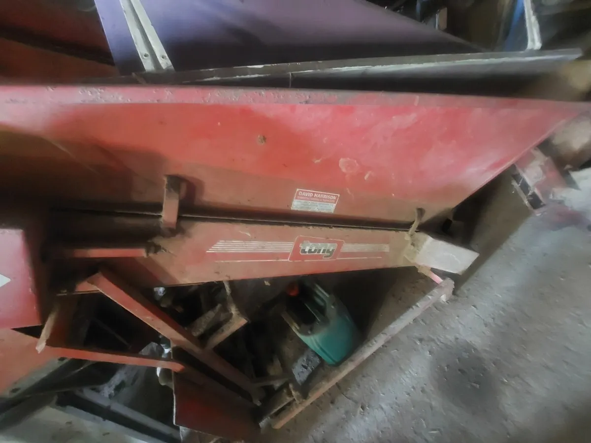 Various Farm Machinery - Image 1